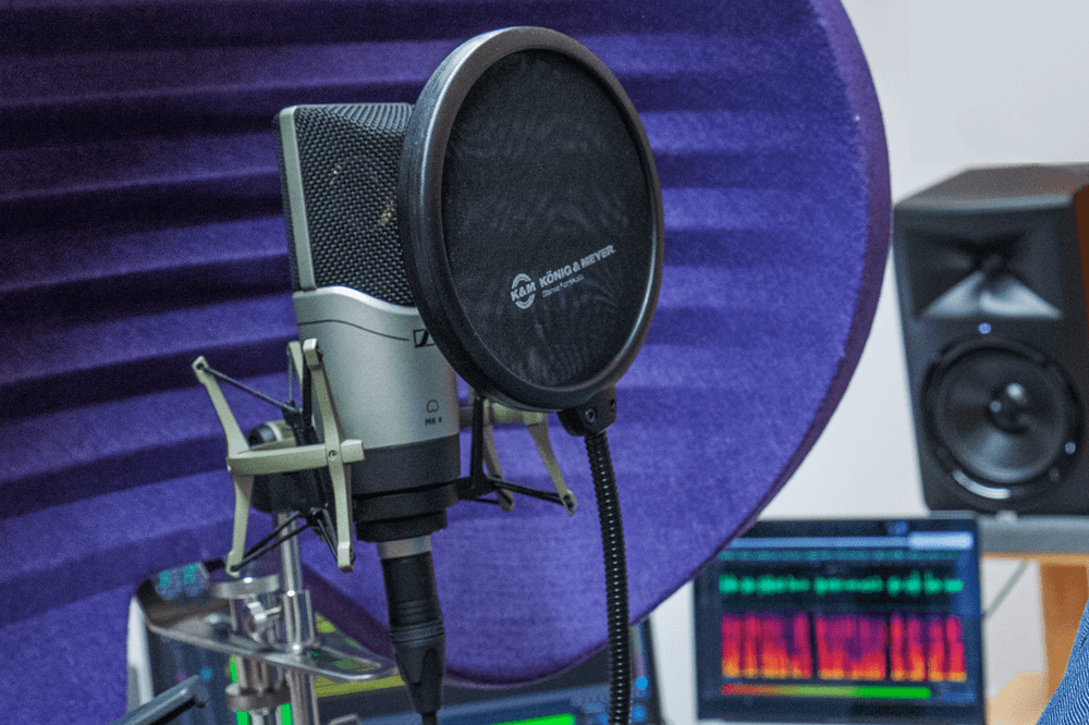 microphone in audiostudio